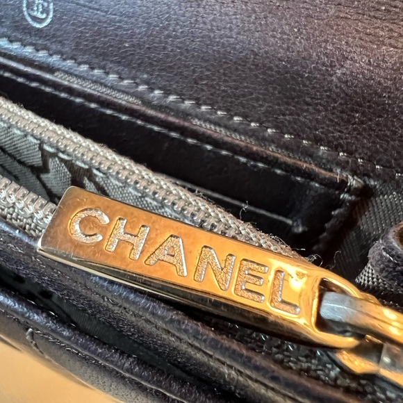 CHANEL Quilted Bifold Brown Lambskin Leather Compact Wallet - Picture 9 of 9
